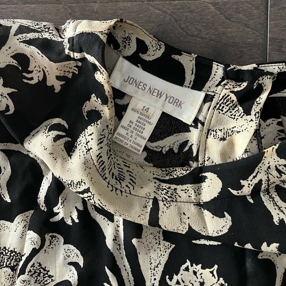 Sheer Top - Picture 2 of 3